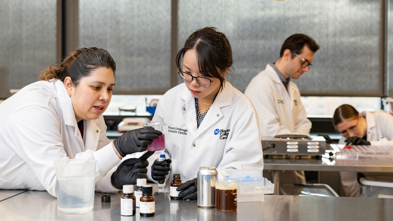 http://Researchers%20in%20the%20Food%20and%20Beverage%20Innovation%20Centre%20lab